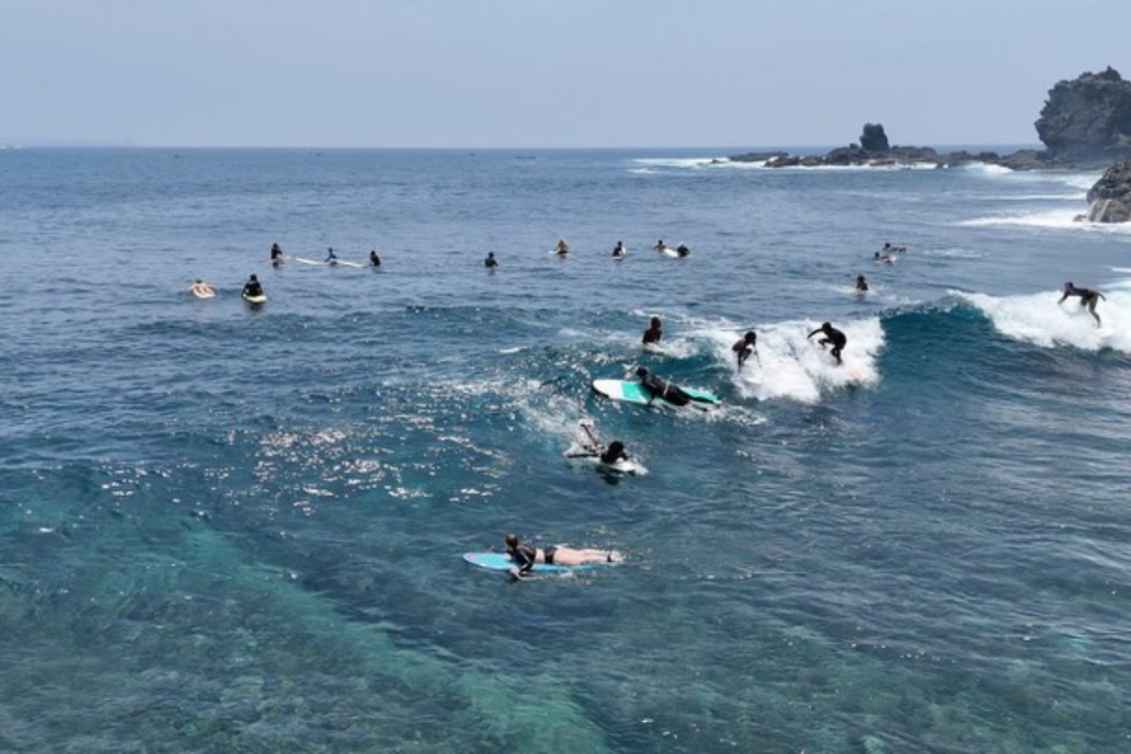 Lombok surf spots for beginners