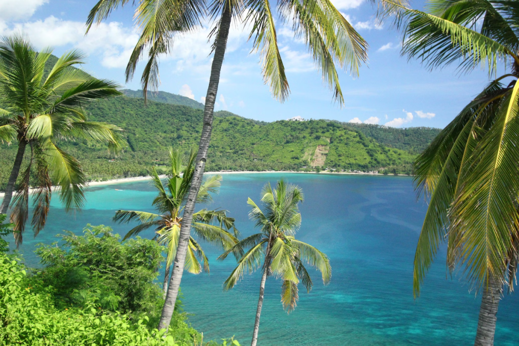 best time to visit Lombok for surfing