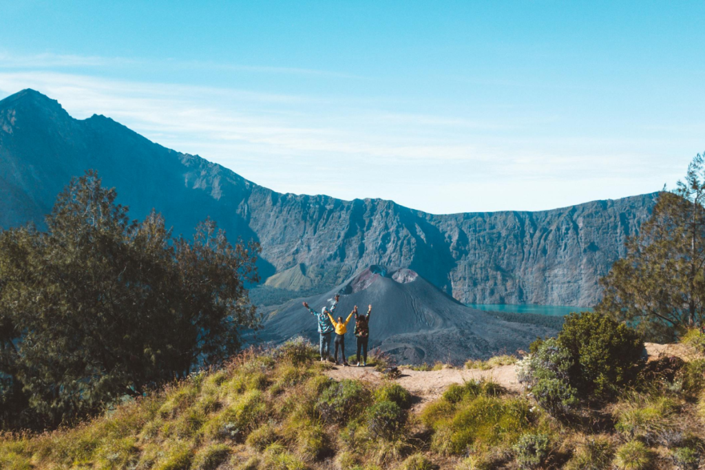 Rinjani trekking package