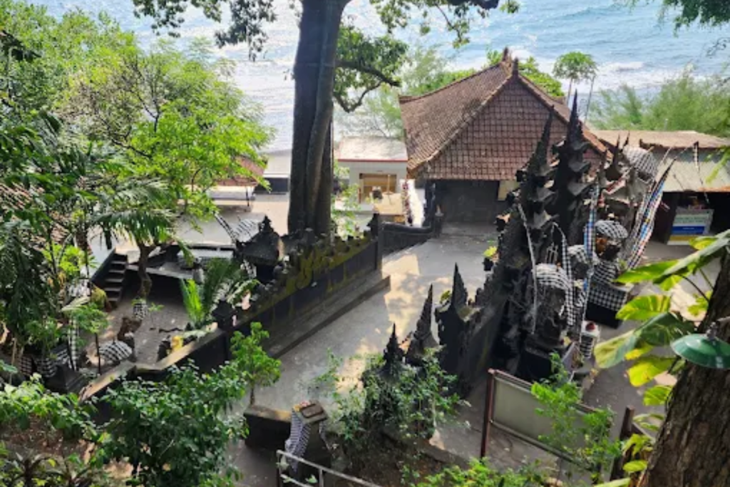 Batu Bolong entrance fee
