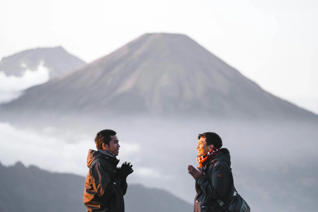 Rinjani weather hiking tips